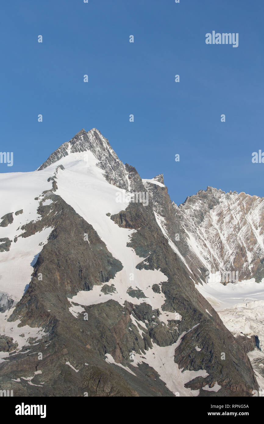 Grossglockner / Großglockner (3798 m) et Glocknerwand, plus haute montagne d'Autriche dans le parc national de Hohe Tauern, la Carinthie / Kärnten Banque D'Images