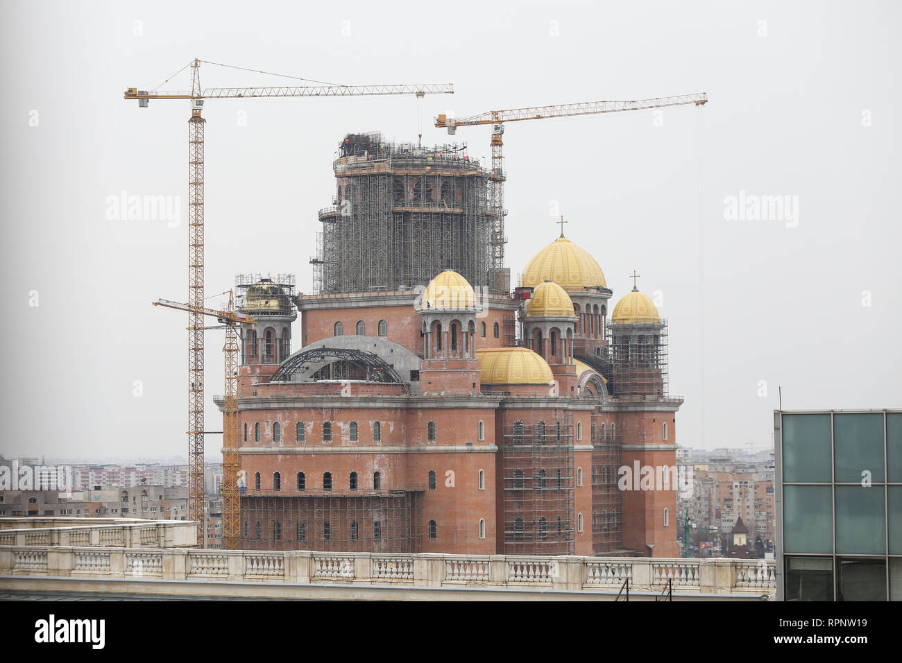Bucarest, Roumanie - 22 Février 2019 : Construction site de "Catedrala Mantuirii Neamului" (Salut), un cathédrale orthodoxe chrétienne cath Banque D'Images