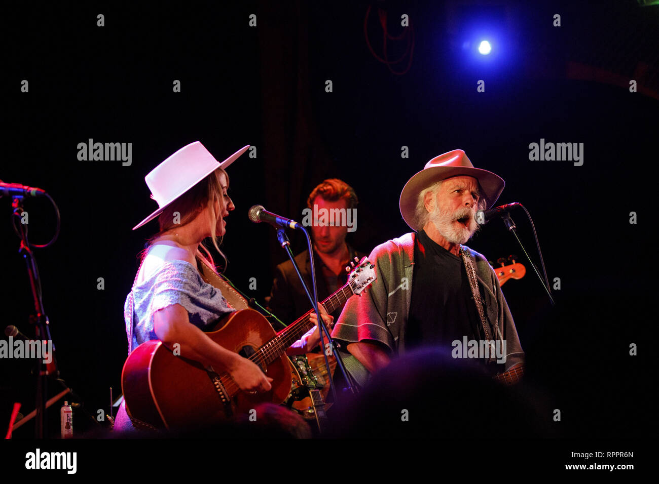 West Hollywood, CA, USA. Feb 9, 2019. Margo : et Bob Weir effectuer lors d'un hommage à John Prine au Troubadour le samedi 9 février 2019 à West Hollywood, Californie Prine a été honoré au cours de l'assemblée annuelle de collecte pré-Grammy Awards de l'Americana Music Association. © 2019 Patrick T. Fallon Crédit : Patrick Fallon/ZUMA/Alamy Fil Live News Banque D'Images