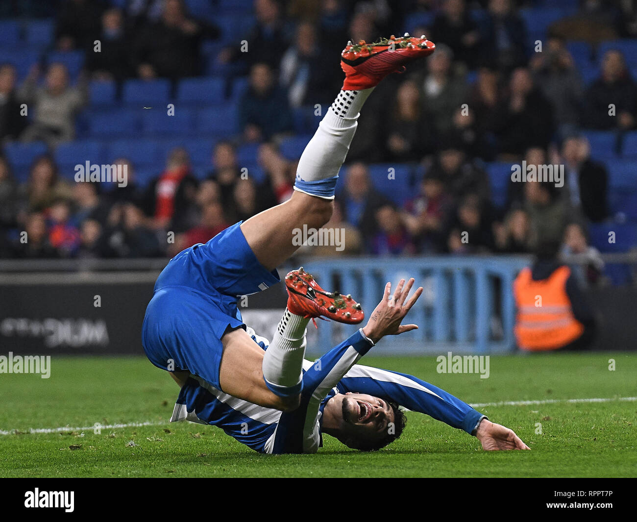 Mario Hermoso de RCD Espanyol pendant le match entre le RCD Espanyol vs Huesca SD de la Liga, la saison 2018-2019, date de 25. RCDE Stadium. Barcelone, Espagne - 22 février 2019. Banque D'Images