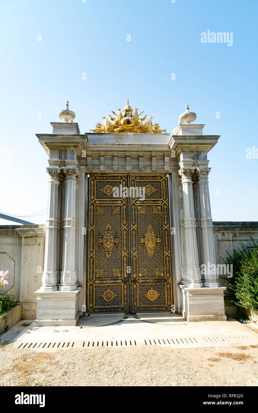 Bosphore porte du Palais Beylerbeyi à Istanbul, Turquie Banque D'Images