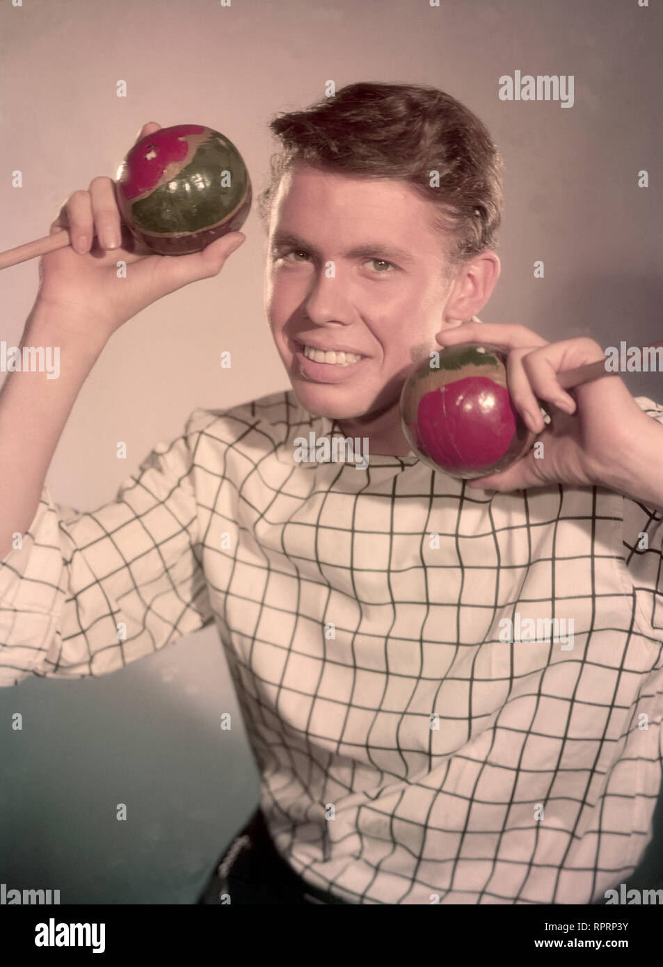 PETER KRAUS, Rock'n'Roll-Sänger Rumba-Kugeln, mit/Maracas, 50er Jahre. kpa/GrimmPortrait, Musik, SÄNGER, Musiker, Rock'n'Roll, 50er Banque D'Images