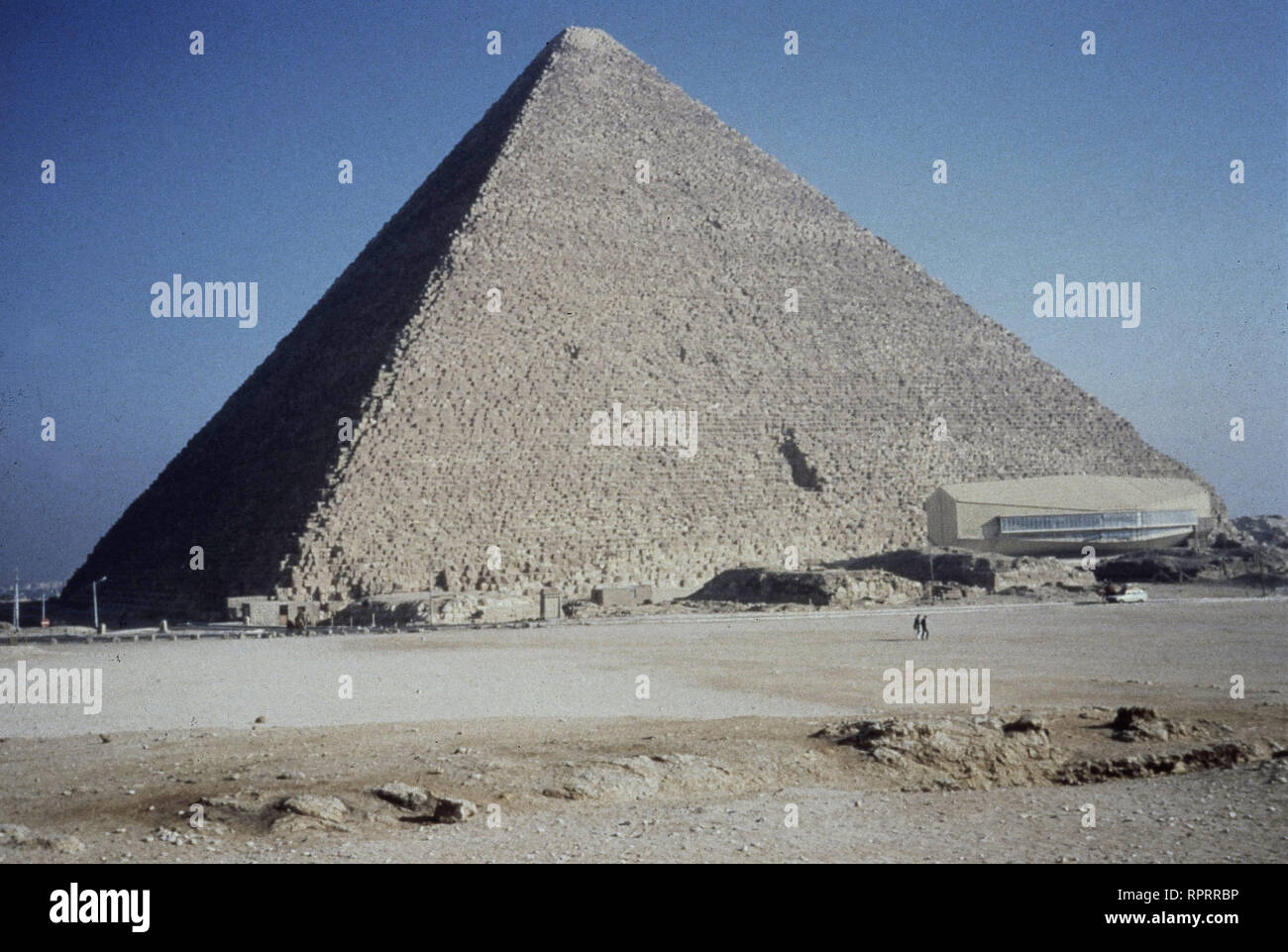 DAS RÄTSEL DER PYRAMIDEN / 2001 / Die Pyramiden von Gizeh, Egypte, Abendlicht / Überschrift : DAS RÄTSEL DER PYRAMIDEN / 2001 Banque D'Images