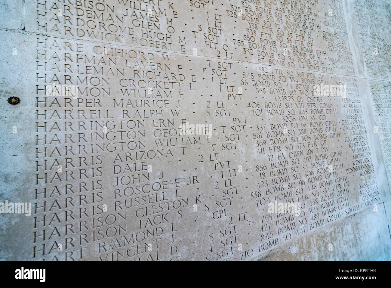Mur des Disparus. Cimetière Américain près de Madingley Cambridge, Cambridgeshire, Royaume-Uni. Des milliers de militaires américains disparus au combat Banque D'Images