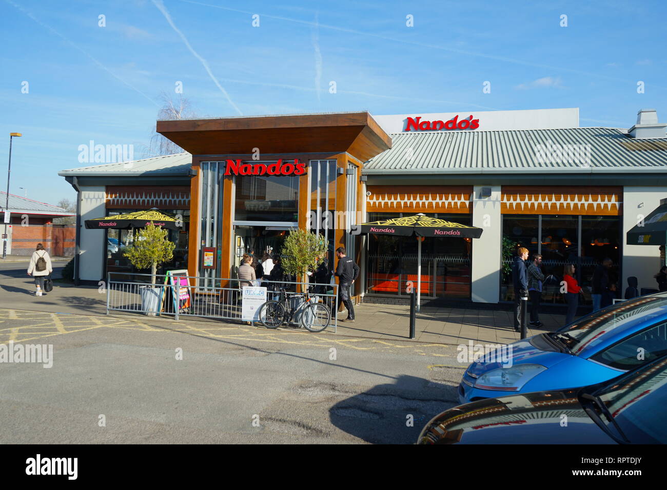 Nando's at Royale Leisure Park Western Avenue, Park Royale, Londres, Angleterre, U.K. Banque D'Images