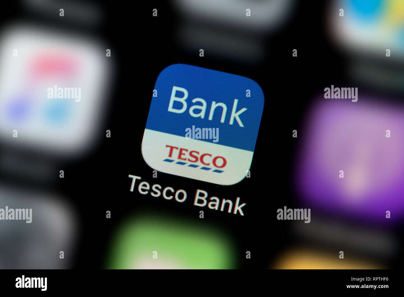 Un gros plan de l'icône de l'application Banque Tesco, comme on le voit sur l'écran d'un téléphone intelligent (usage éditorial uniquement) Banque D'Images