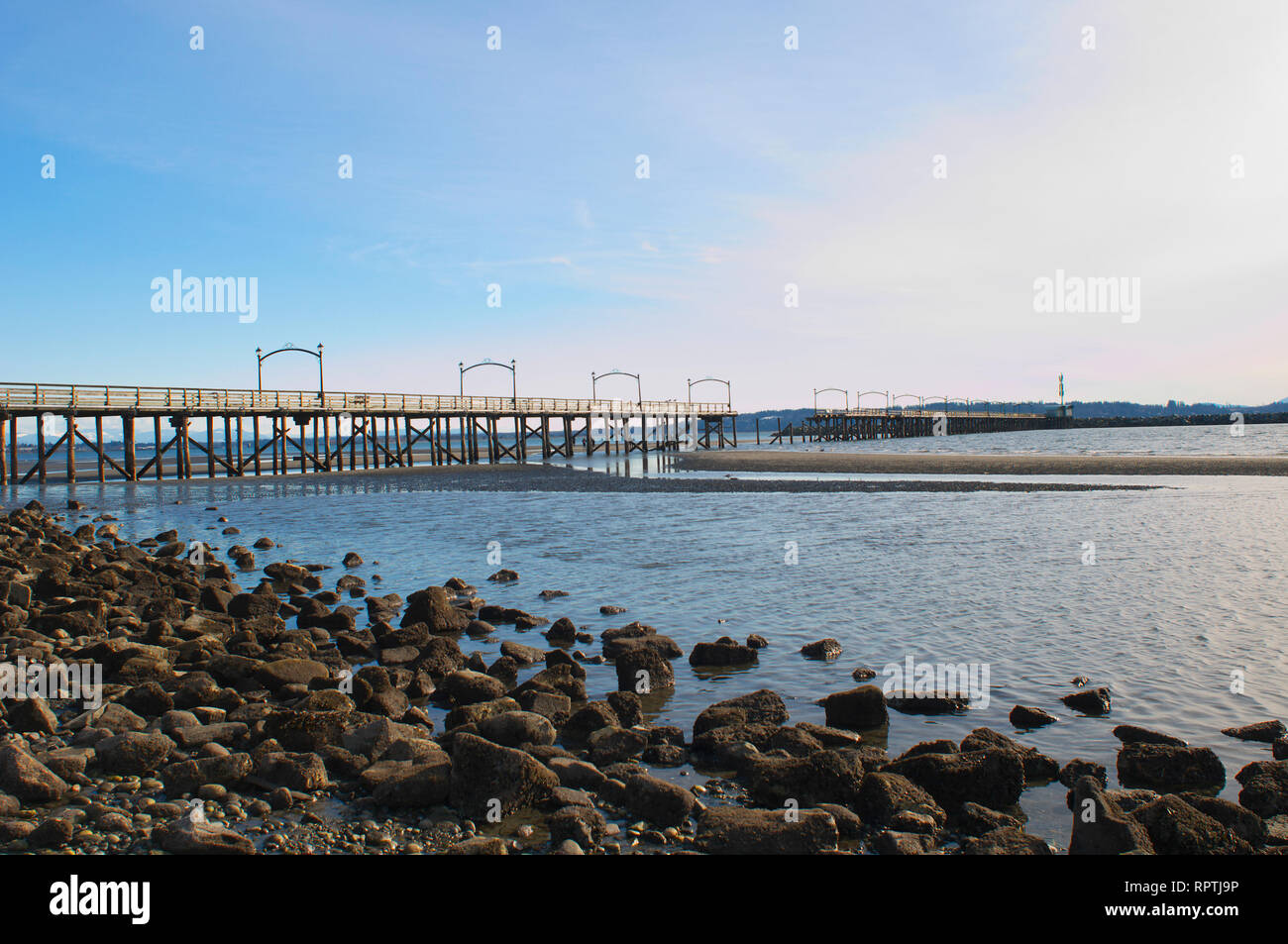White Rock pier après la tempête de 2018. Banque D'Images