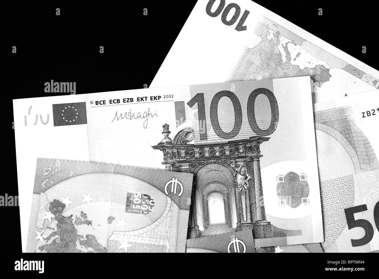 Cent cinquante billets close up dans le style noir et blanc Banque D'Images