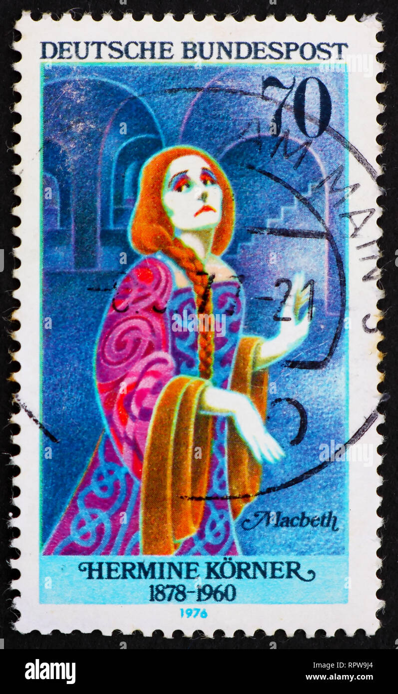 Allemagne - circa 1976 : timbre imprimé dans l'Allemagne montre Hermine Korner comme Lady Macbeth, l'actrice allemande, vers 1976 Banque D'Images