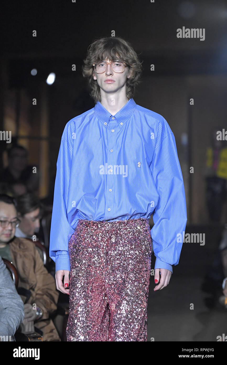 Gucci menswear ready wear spring Banque de photographies et d'images à  haute résolution - Alamy