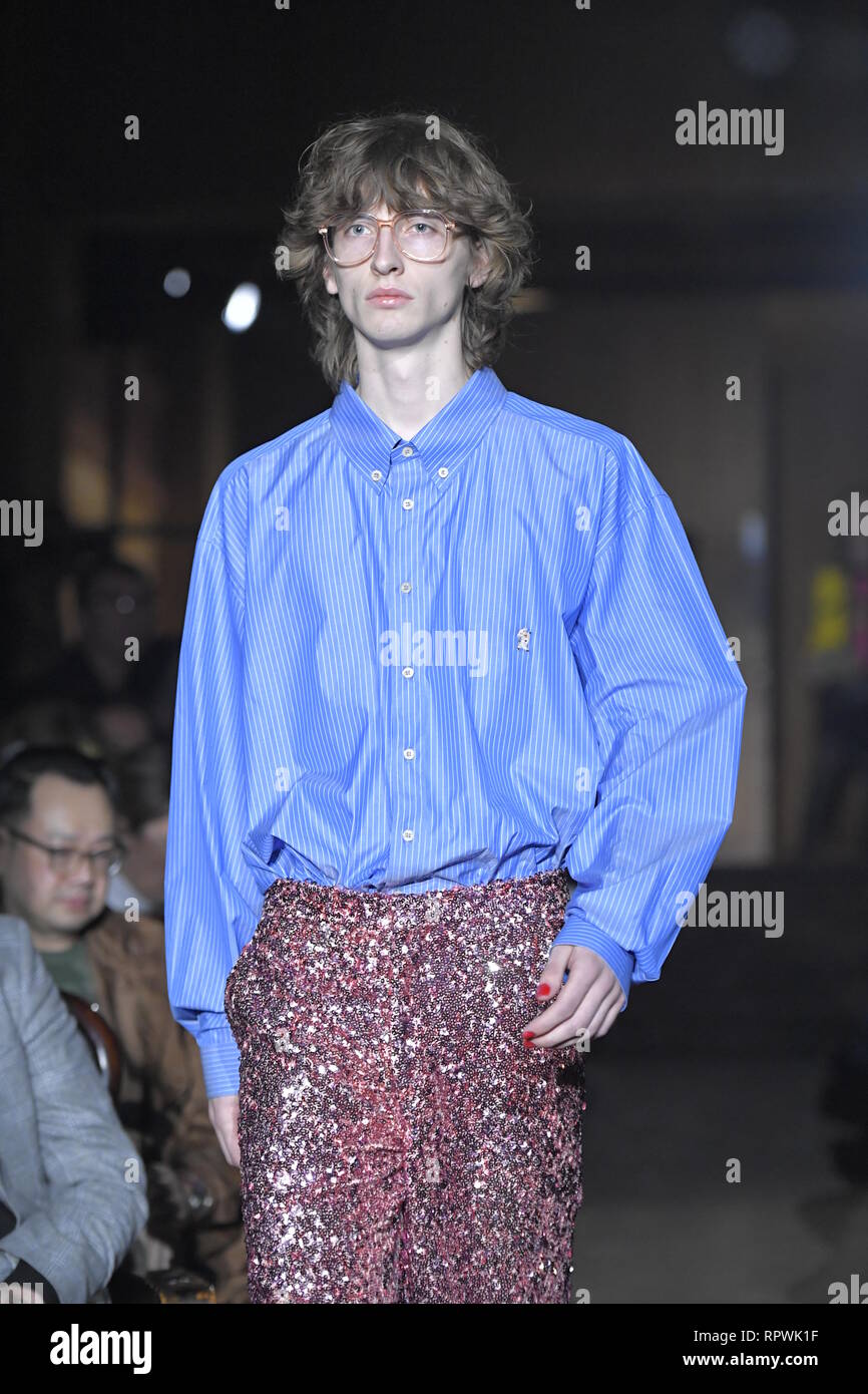 Gucci menswear ready wear spring Banque de photographies et d'images à  haute résolution - Alamy