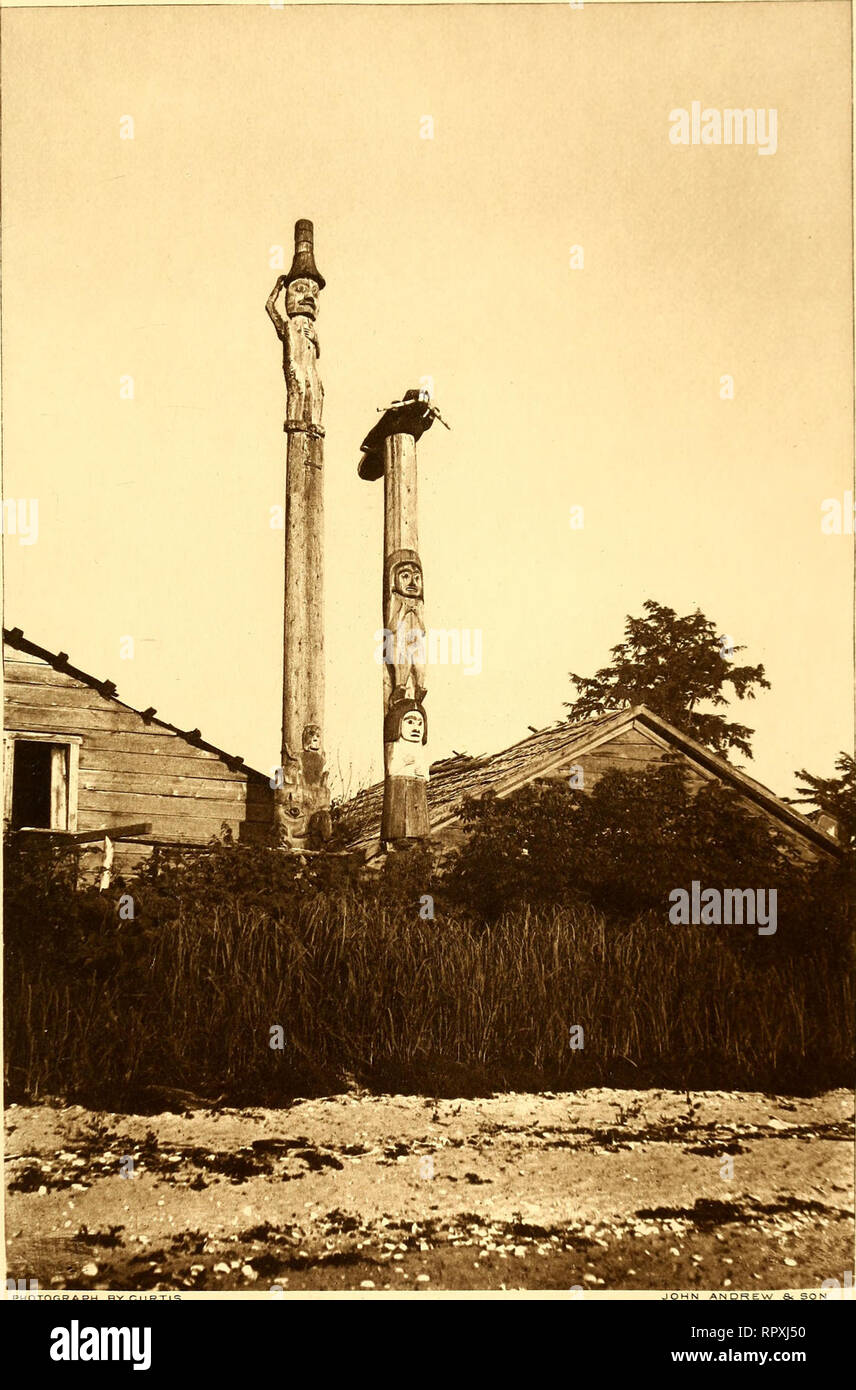 . Alaska ... Histoire naturelle ; les expéditions scientifiques. (Nippon OTOGRAPH PAR CURTIS JOHN ANDREW S. ainsi ? Totems au "village déserté. Veuillez noter que ces images sont extraites de la page numérisée des images qui peuvent avoir été retouchées numériquement pour plus de lisibilité - coloration et l'aspect de ces illustrations ne peut pas parfaitement ressembler à l'œuvre originale.. L'expédition Harriman en Alaska (1899) ; Harriman, Edward Henry, 1848-1909 ; Merriam, C. Hart (Clinton Hart), 1855-1942 ; Académie des Sciences de Washington (Washington, D. C. ). New York, Doubleday, Page &AMP, le nom de l'entreprise Banque D'Images