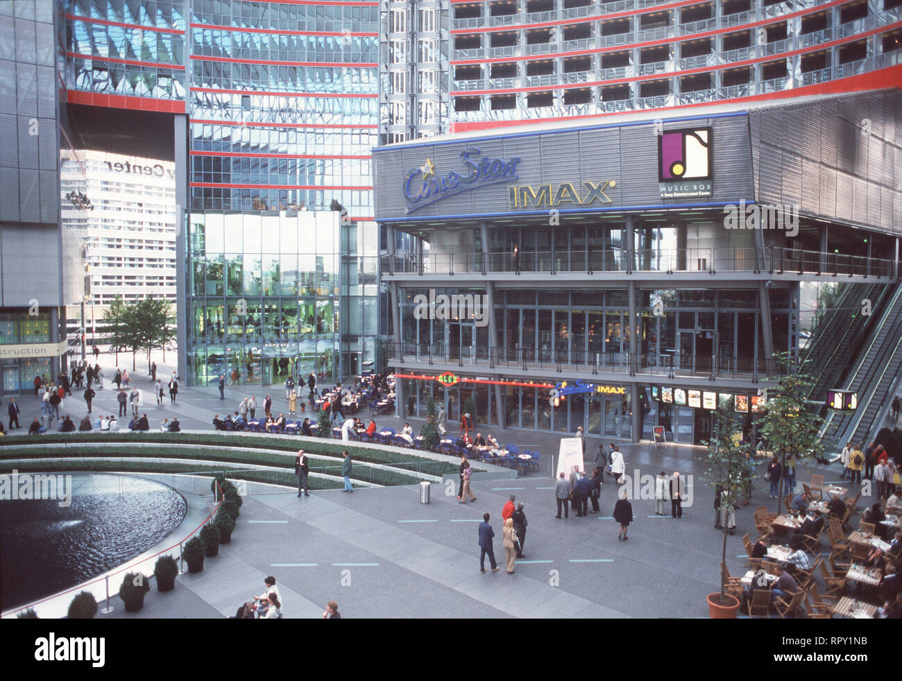 POTSDAMER PLATZ / CINE STAR KINO IMAX / SONY CENTRE 09/00 Copyright : DFAE / Überschrift : POTSDAMER PLATZ Banque D'Images