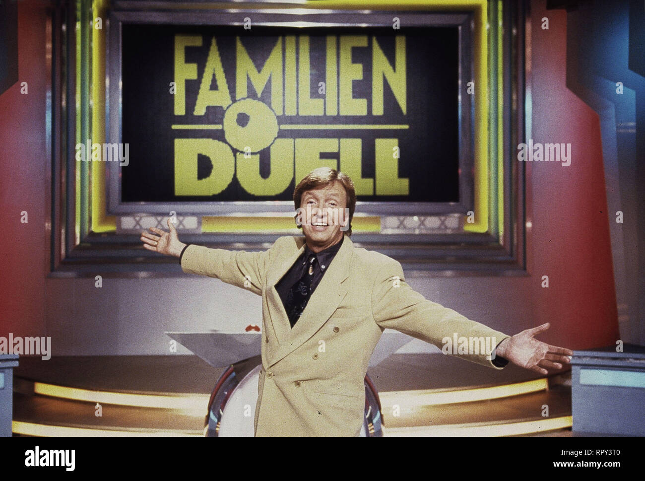 FAMILIENDUELL / RTL Game-Show - Werner Schulze - ERDEL 1992 Copyright : DFAE / Überschrift : FAMILIENDUELL Banque D'Images