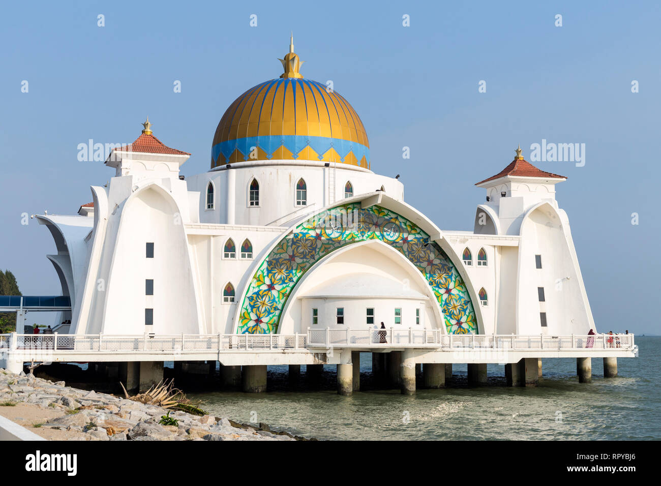 Détroit de Malacca, la mosquée Masjid Selat, la Mosquée flottante, Melaka, Malaisie. Banque D'Images