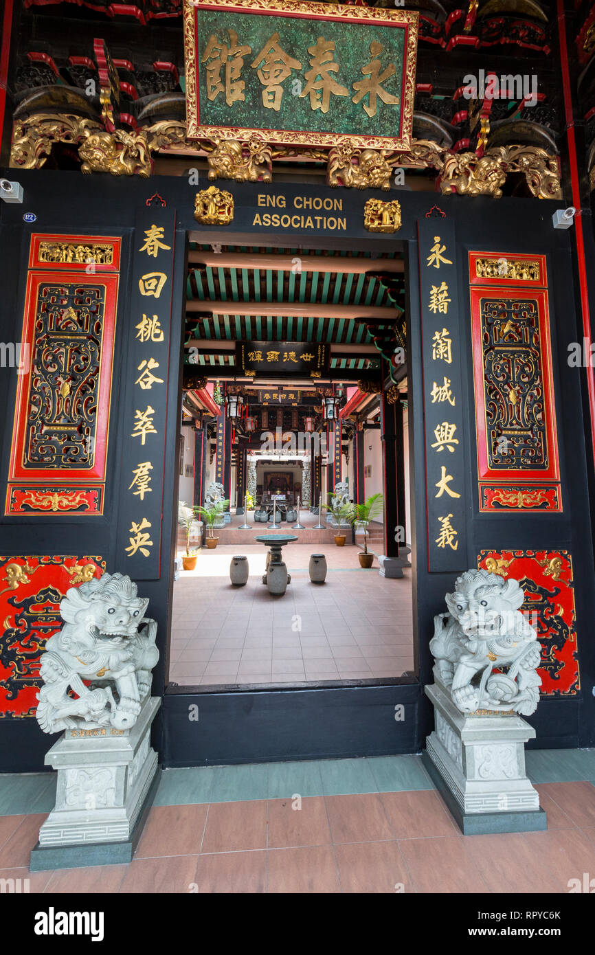 Les Lions à l'entrée du gardien fra Choon Édifice d'association, lieu de rencontre, Melaka, Malaisie. Banque D'Images
