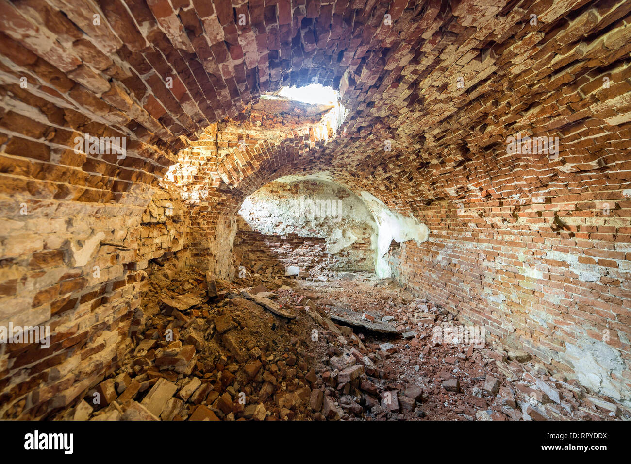 Ancien Sous Sol Vide Abandonne De L Ancien Batiment Ou