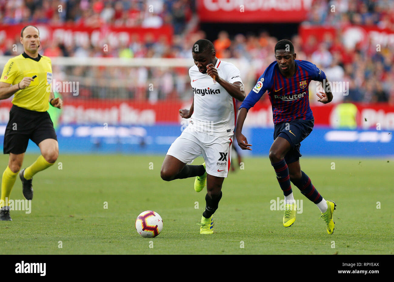 Ibrahim Amadou (FC Séville) vu en action pendant la match de la Liga entre  le FC Séville et Futbol Club Barcelona au stade Sanchez Pizjuan de Séville,  en Espagne. ( Score final ;