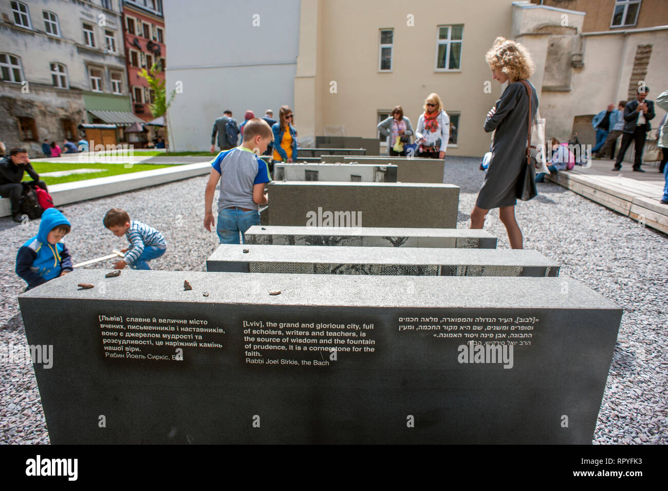 Le Mémorial de l'Holocauste dans la vieille ville de Lviv, Ukraine occidentale. Le ghetto de Lvov a commencé ici après que la plupart des juifs ont été tués ou déportés à Belzec Banque D'Images
