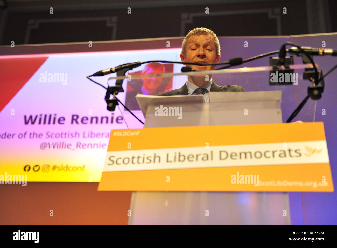 Hamilton, Scotland, UK. Feb 23, 2019. Le chef du Parti libéral démocrate écossais, Willie Rennie MSP donne un discours à la Conférence du printemps 2019 du Parti. Crédit : Colin Fisher/Alamy Live News Banque D'Images