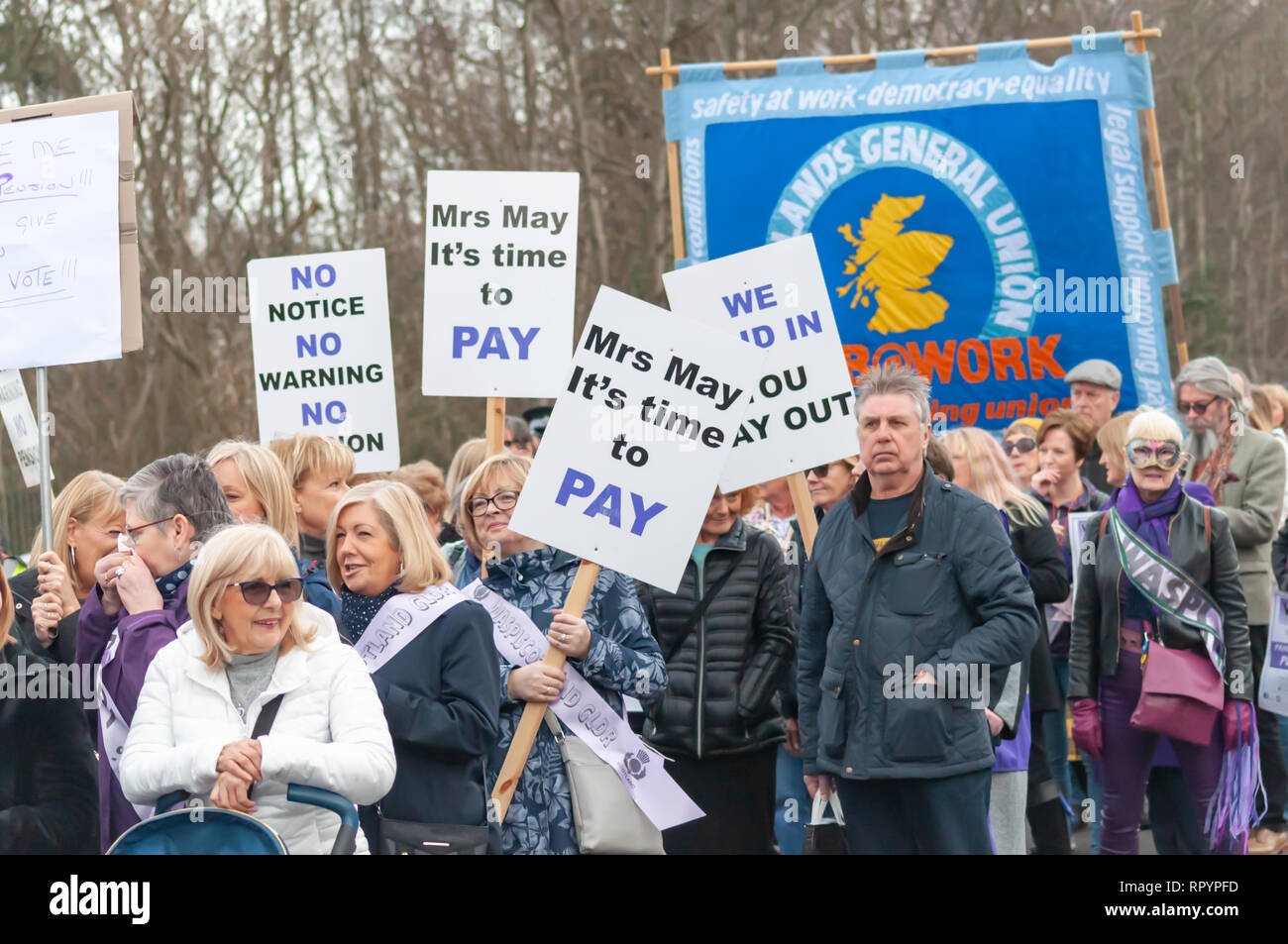 Glasgow, Ecosse, Royaume-Uni. 23 Février, 2019. Rallye pour 1950 femmes Écossais né contre l'Injustice, WASPI Pension de l'Etat. Les femmes qui sont nés dans les années 50 ont eu l'âge d'admissibilité de leur pension d'état modifié par jusqu'à six ans, entraînant des pertes de pensions jusqu'à £48 000. Credit : Skully/Alamy Live News Banque D'Images