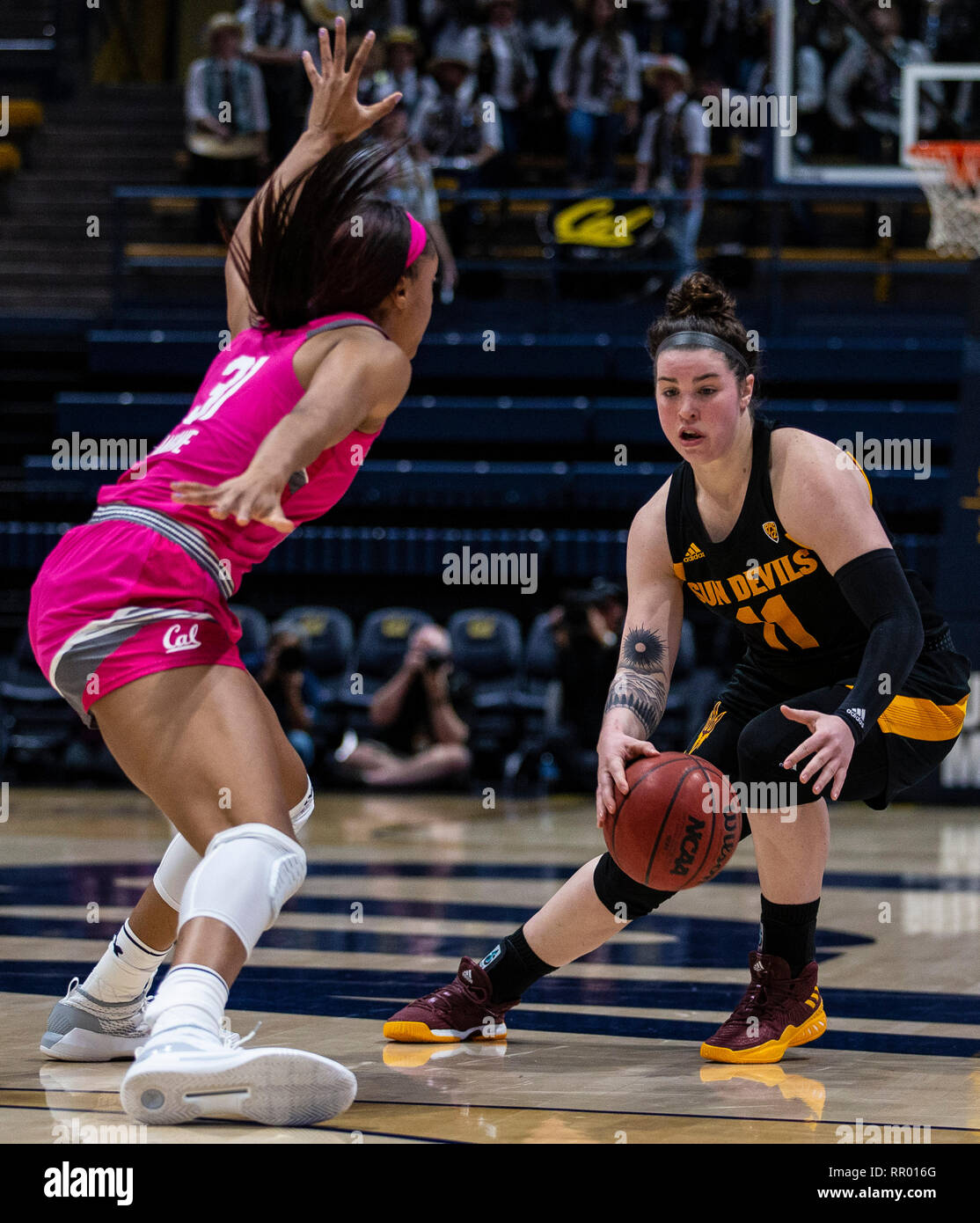 Berkeley, CA 22 Feb 2019, aux États-Unis. A. Arizona State Sun Devils guard Robbi Ryan (11) disques durs au panier pendant la Basket-ball match entre Arizona State Sun Devils et le California Golden Bears 60-69 perdu à Berkeley en Californie Pavillon Hass Thurman James/CSM/Alamy Live News Banque D'Images