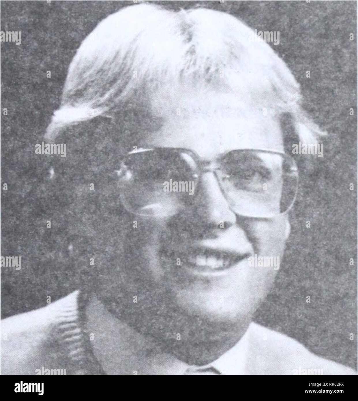 . Agri-news. L'agriculture. 19 août 1985 Pour diffusion immédiate Dairy Science student wins scholarship Mark Cameron de Crossfield est le destinataire de l'Association des Producteurs laitiers de l'Alberta et l'Alberta Agriculture bourse pour 1985. Mark, qui a également reçu cette bourse en 1983 et 1984, est la deuxième année de la programme de maîtrise en science laitière de l'Université de l'Illinois. Il a obtenu son baccalauréat en science laitière à la California Polytechnic State University. Mark était un membre de 10 ans de la CDC. 4-H Club laitiers. Son engagement au sein de 4-H continue, A. A Comme il a été entraîneur de l'Alberta 4-H judgi Banque D'Images