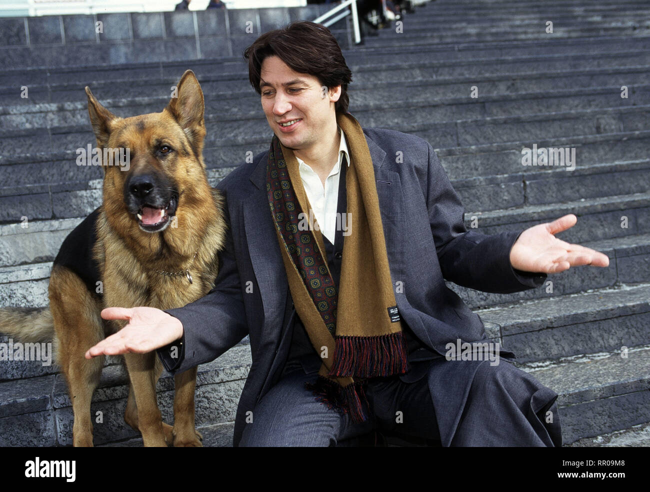 KOMMISSAR REX / Tanz auf dem Vulkan / Detlef jurisprudence Rönfeldt TOBIAS MORETTI und REX C42372 / Überschrift : KOMMISSAR REX Banque D'Images