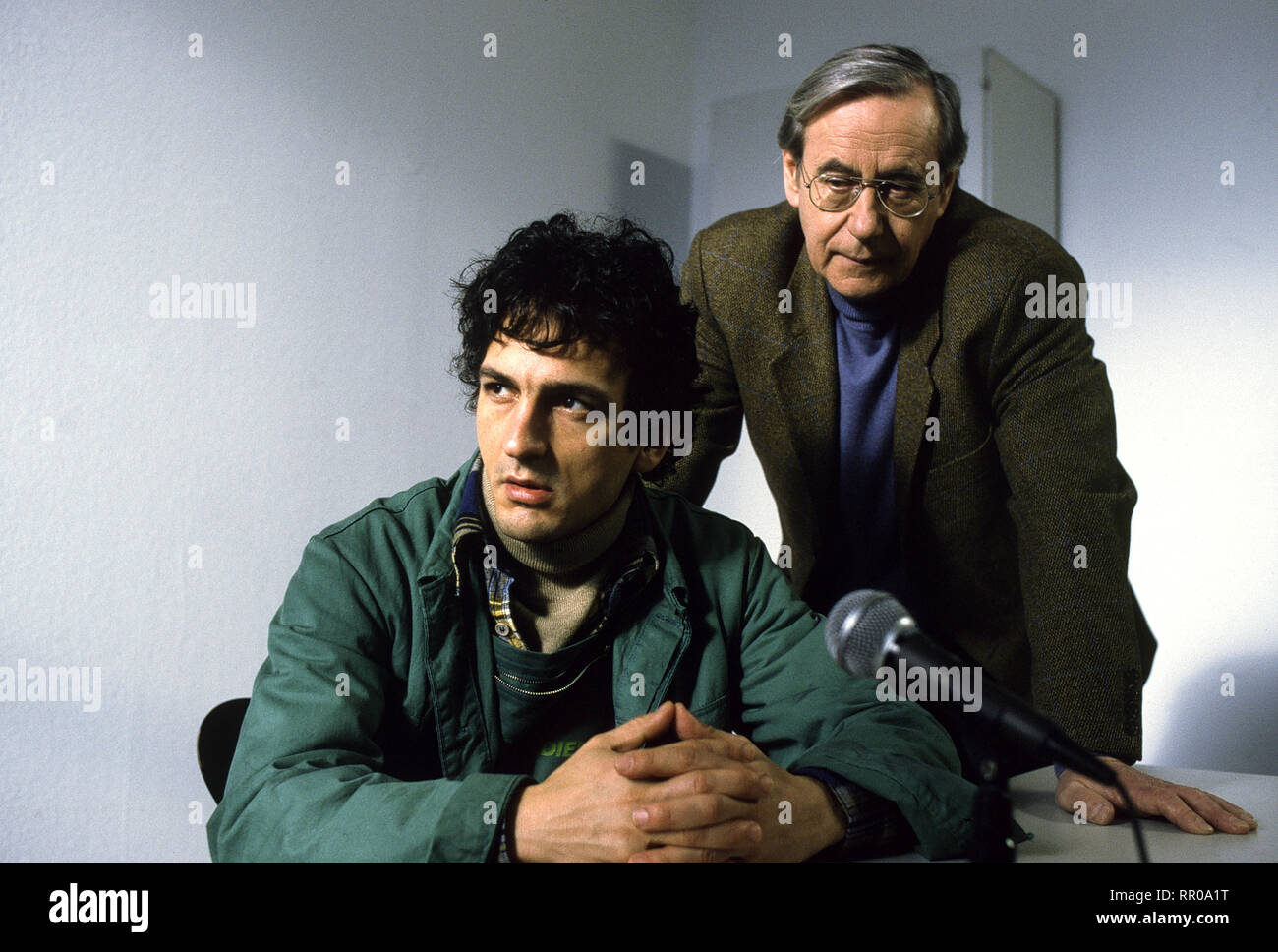 SOKO 5113 / Der Verlierer geborene D 2000 / Peter Adam HENRY ARNOLD (par Biwi Merz), Wilfried KLAUS (Schickl) in der Folge : 'Der geborene Verlierer'. EM / Überschrift : SOKO 5113 / D 2000 Banque D'Images