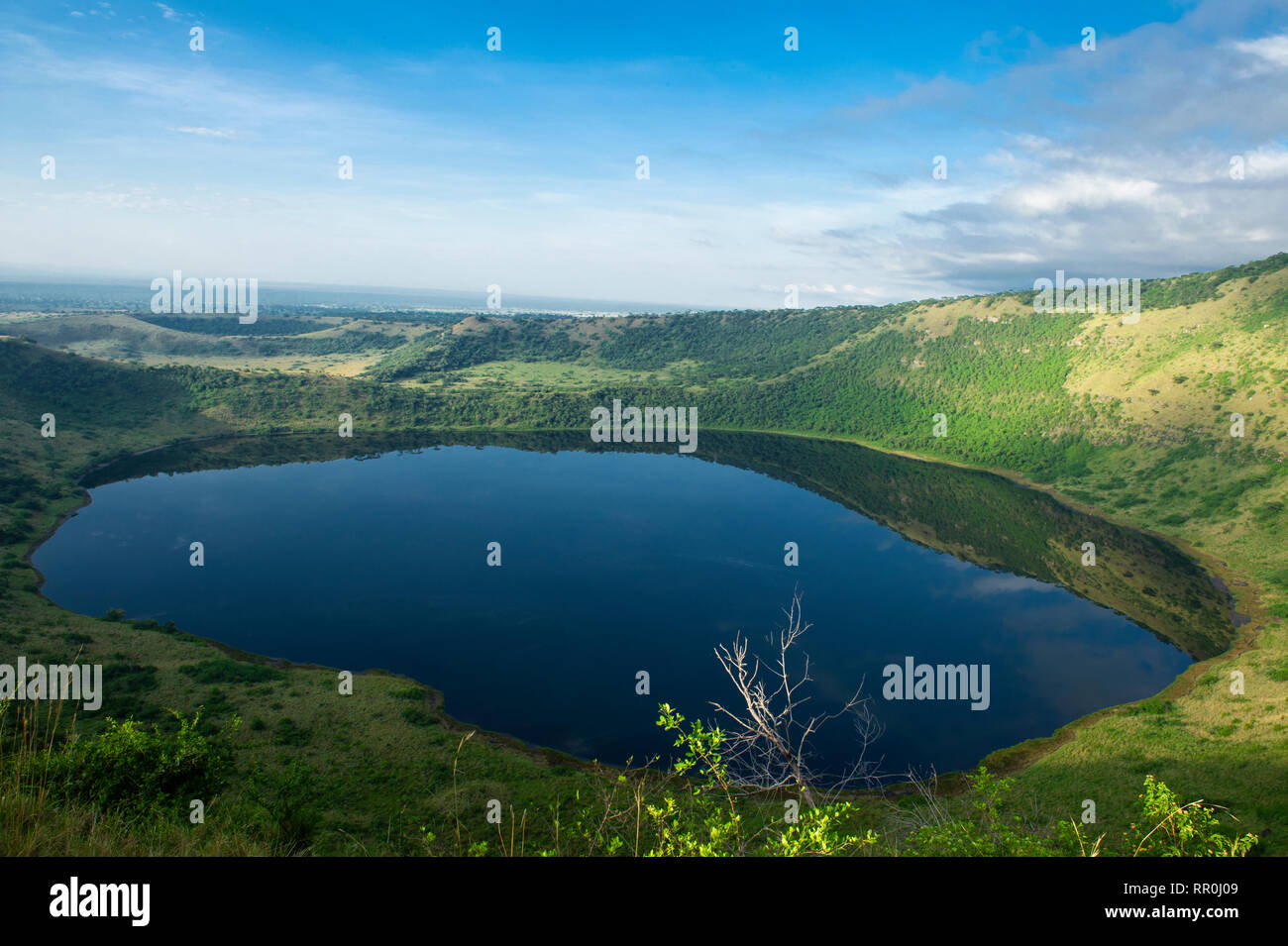 Le lac du cratère, Queen Elizabeth NP, en Ouganda Banque D'Images