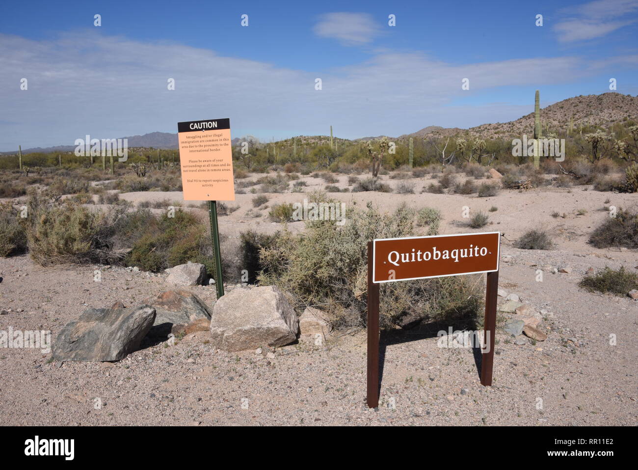 Billet d'avertissement/attention signes en Quitobaquito Springs, près de la frontière avec le Mexique, orgue Pipe Cactus National Monument, Arizona Banque D'Images