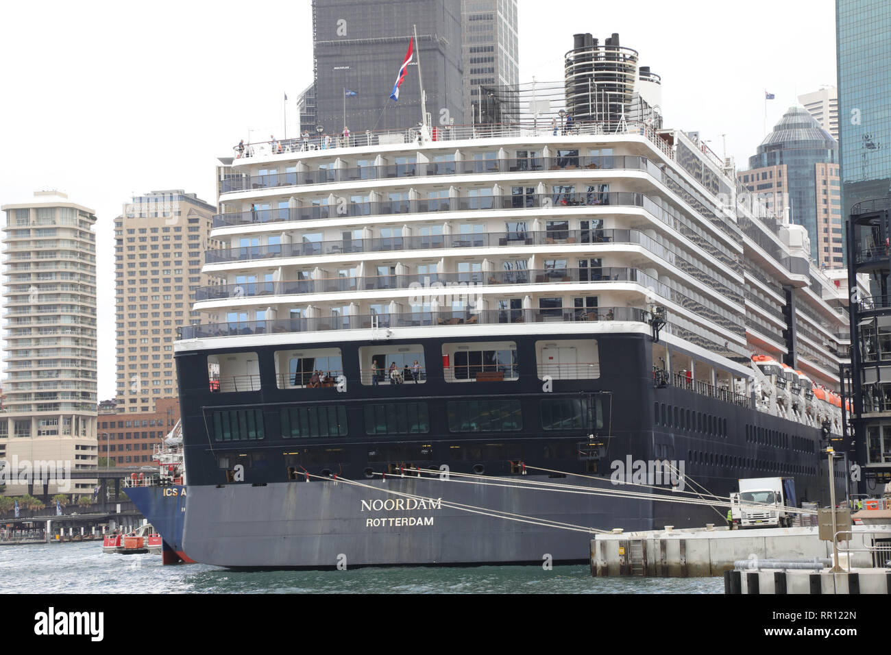 Holland America Noordam bateau de croisière amarré au terminal passagers d'outre-mer à Sydney, Australie Banque D'Images