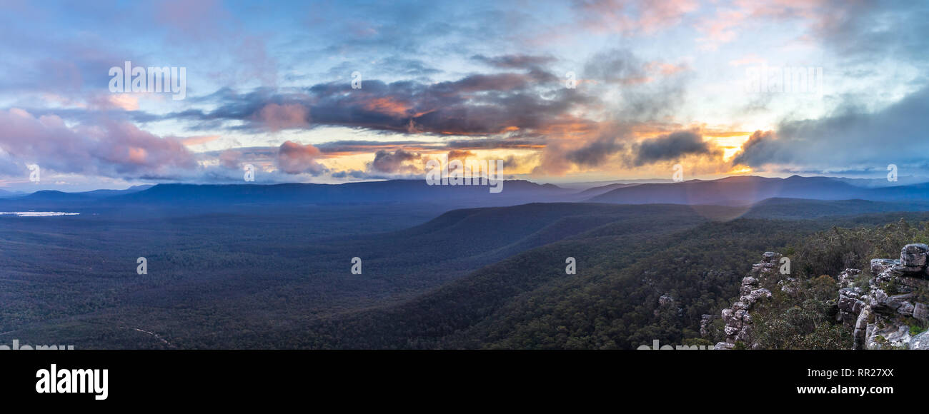 Halls Gap Lookout dans le parc national des Grampians, Victoria, Australie Banque D'Images