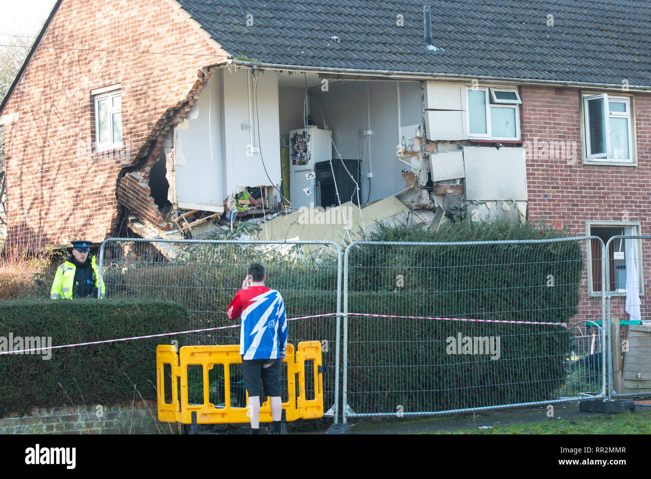 Bristol, Royaume-Uni. Feb 24, 2019. Le samedi soir, une explosion dans une maison à Whitchurch Lane, Hartcliffe à Bristol gravement endommagé une maison. Trois personnes ont été transportées à l'hôpital. Bristol, Royaume-Uni. 24 février 2019. Credit : Redorbital Photography/Alamy Live News Banque D'Images