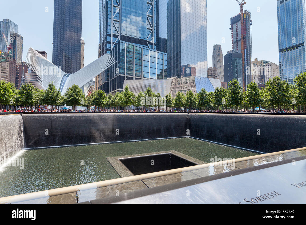 World Trade Center le 11 septembre 2001 Sud, Piscine à débordement Memorial Lower Manhattan, New York, NY, USA Banque D'Images