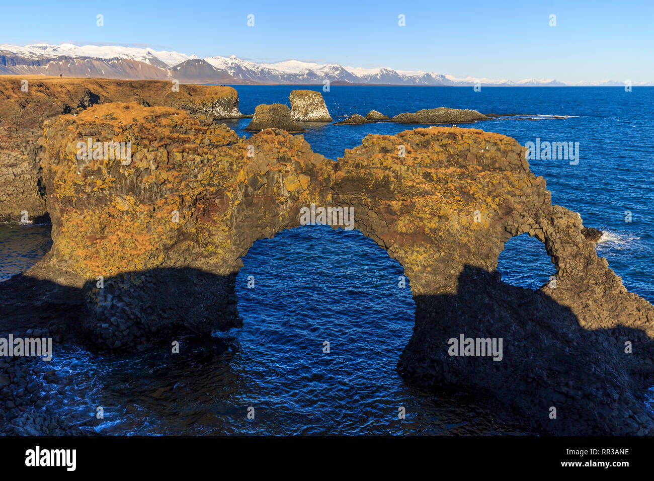 Voûte en pierre naturelle Gatklettur, Péninsule de Snæfellsnes, dans l'ouest de l'Islande, Islande, Europe Banque D'Images