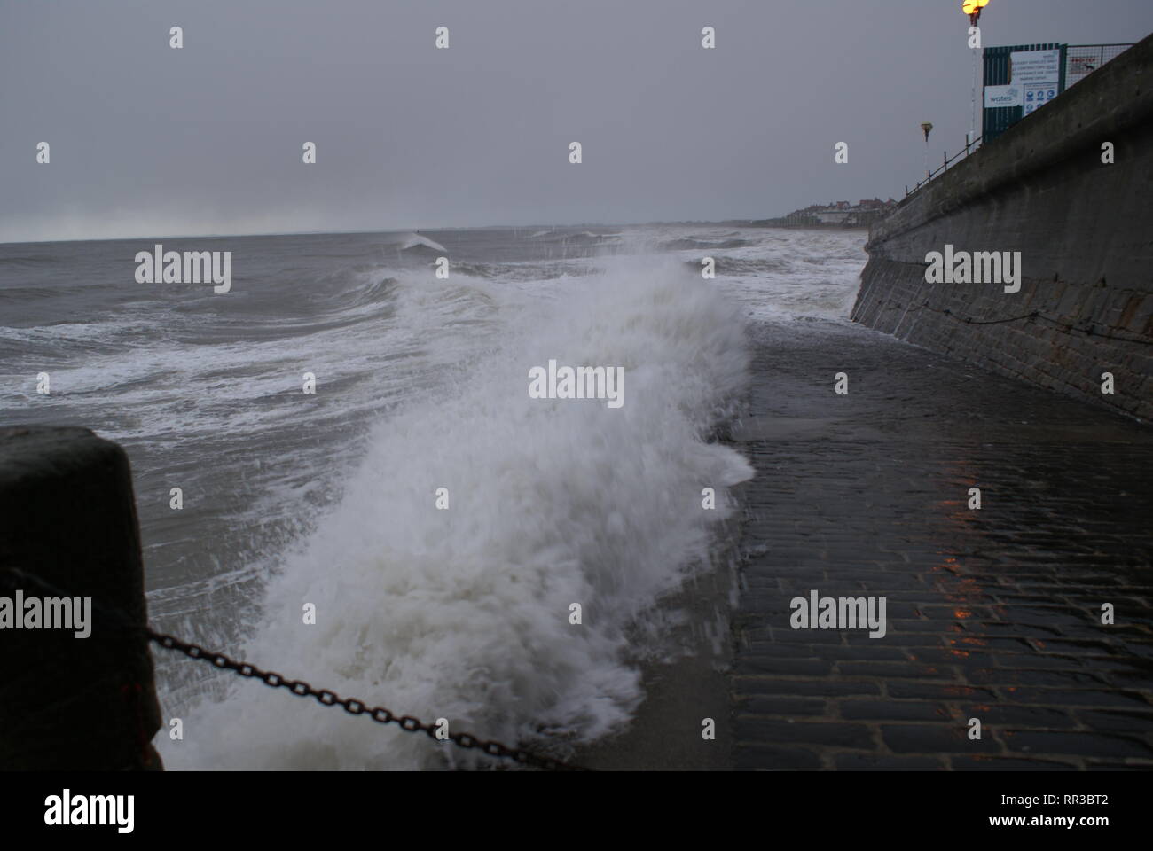 Front de mer de bridlington, les tempêtes d'hiver et de la marée surge Banque D'Images