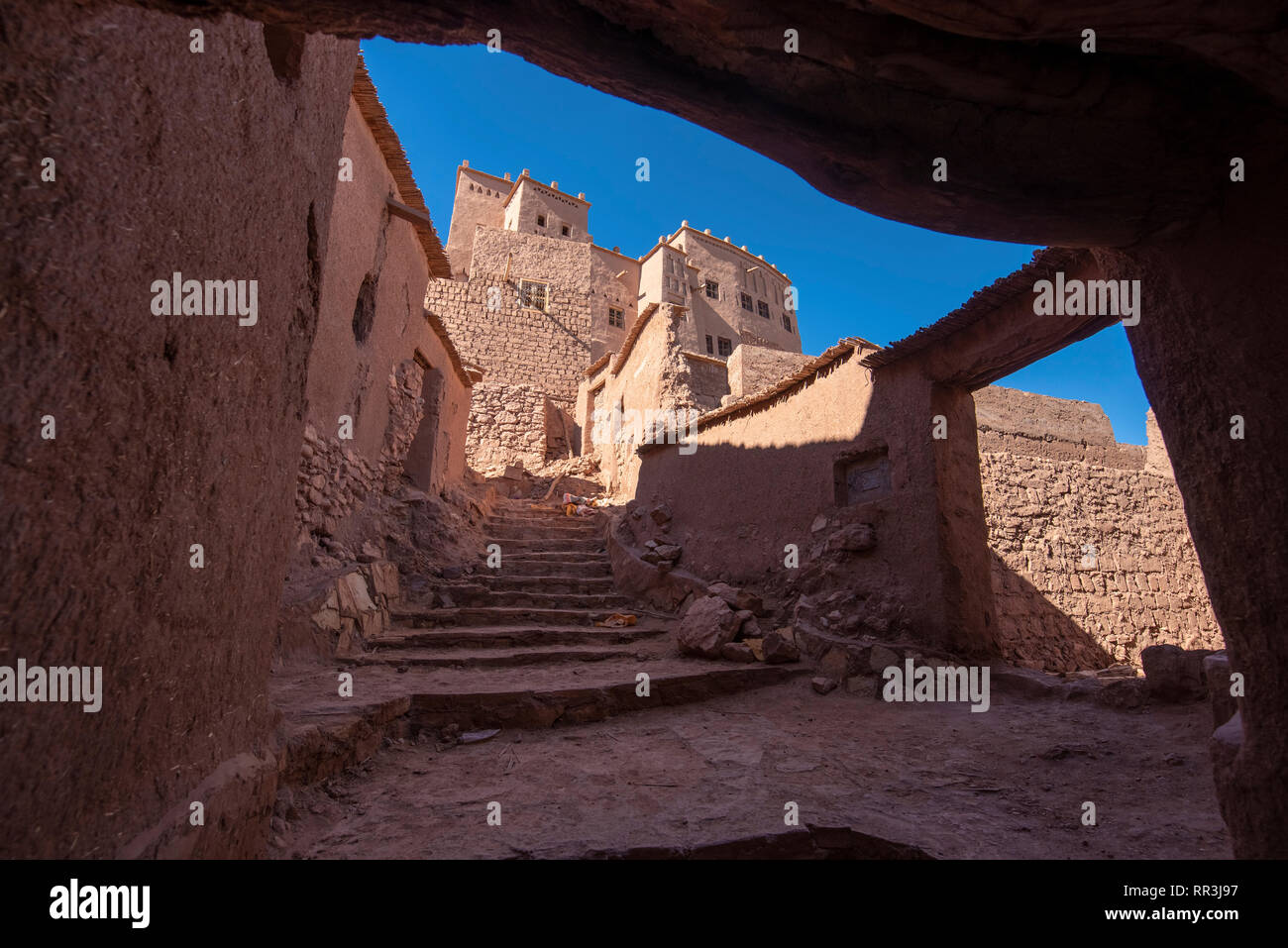 Ait Ben Haddou (Ait Benhaddou) est une ville fortifiée sur l'ancienne route des caravanes. Près de Ouarzazate et le désert du Sahara et Marrakech au Maroc. Ksar Banque D'Images