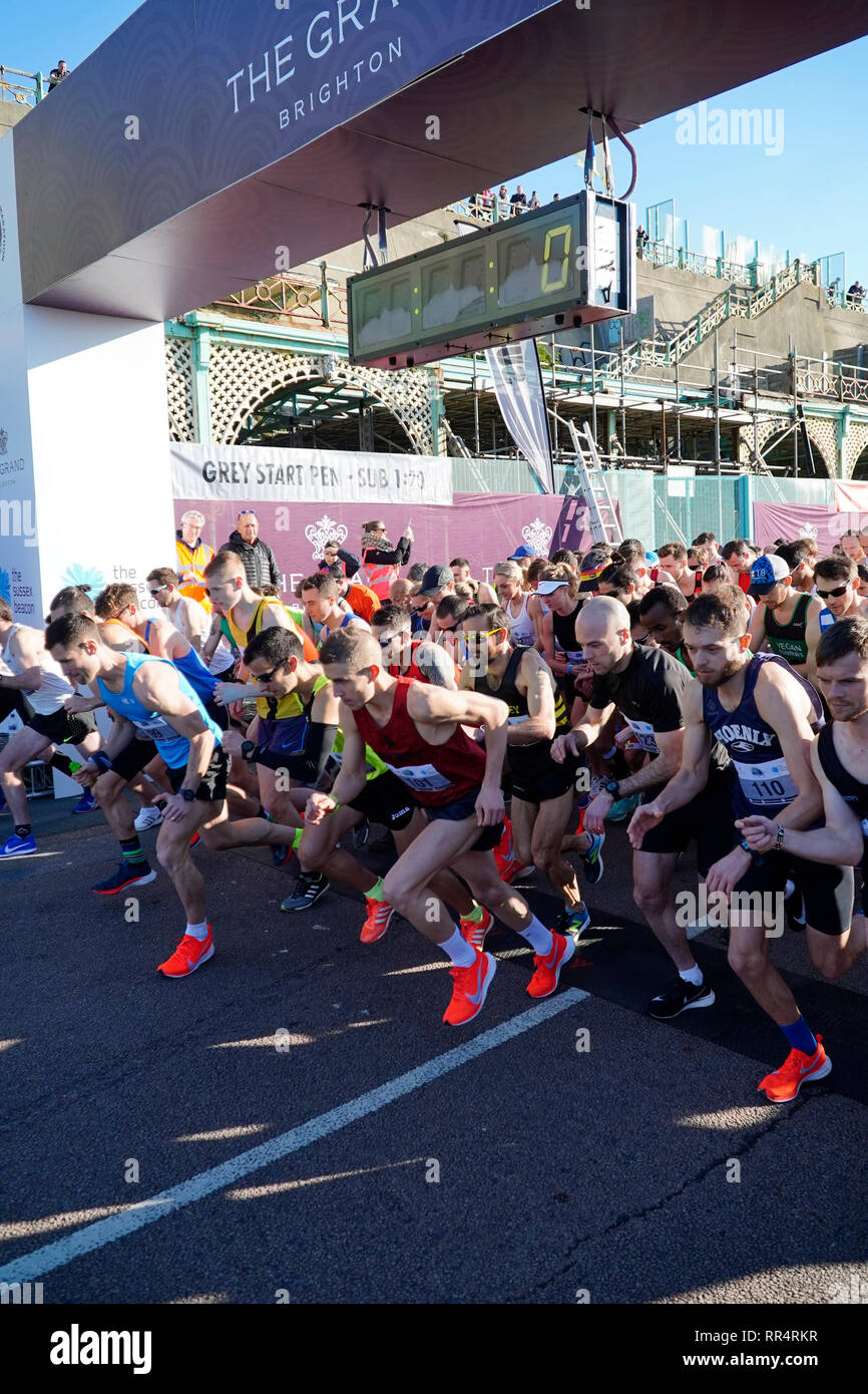 Demi-marathon de Brighton, East Sussex UK 2019 Ligne de départ de Madère Banque D'Images