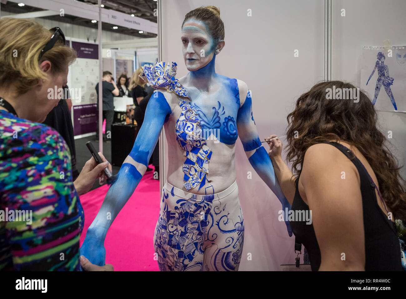 Londres, Royaume-Uni. Feb 24, 2019. Les Warpaint Make-Up championnats. Professional Beauty Expo au Centre Excel de Londres, the UK's biggest trade show de beauté et de spa. Crédit : Guy Josse/Alamy Live News Banque D'Images