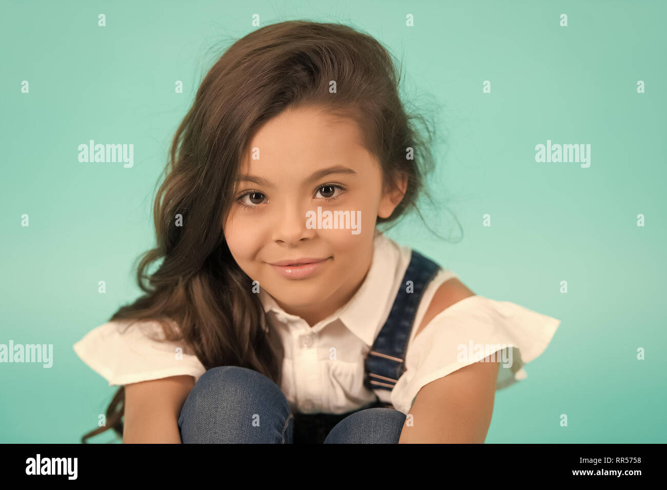Bebe Cheri Cheveux Boucles Banque D Image Et Photos Alamy