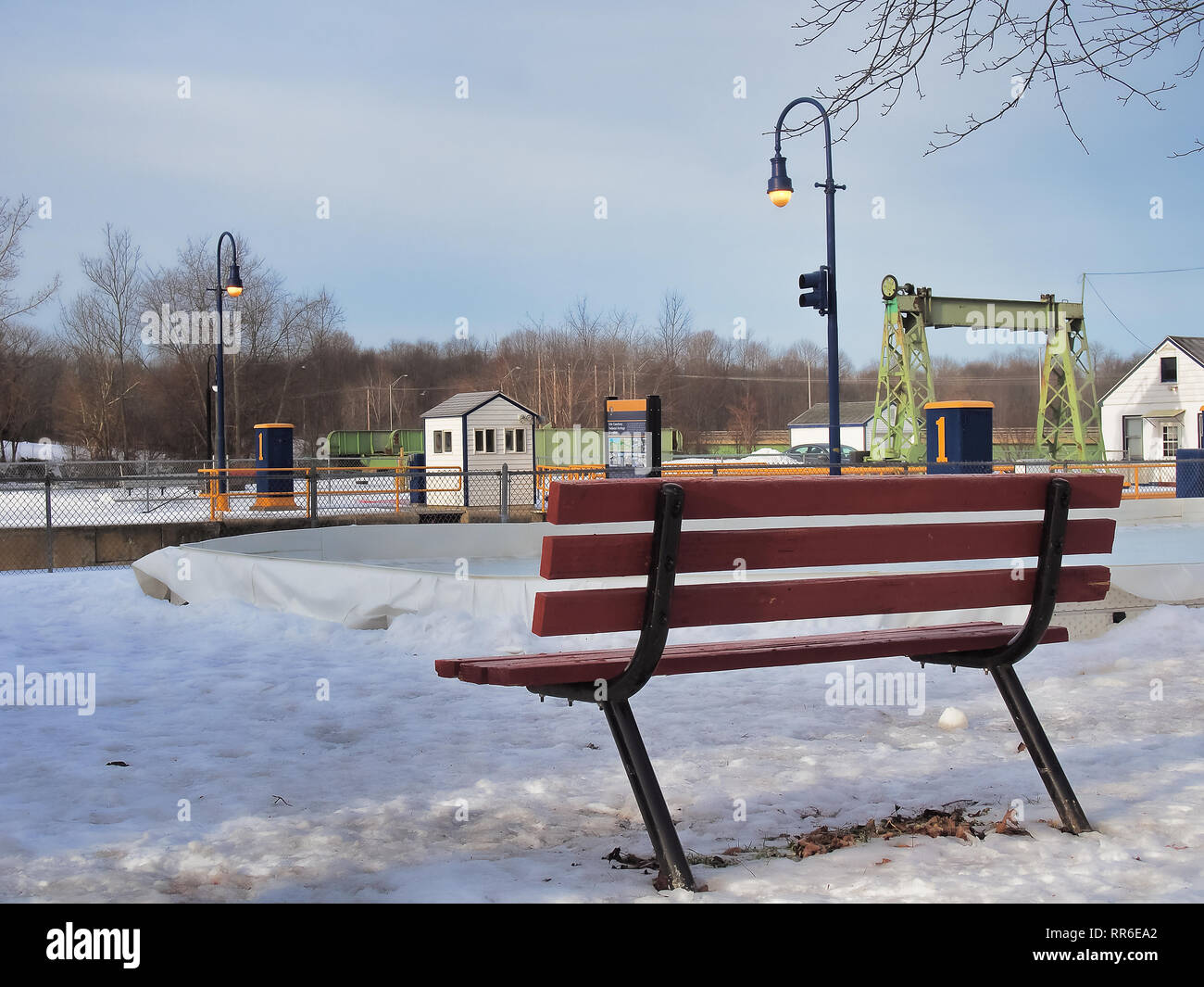 Phoenix, New York, USA. 23 février, 2019. La rivière Oswego et Oswego Canal dans la petite ville de Phoenix, New York a un joli matin d'hiver Banque D'Images