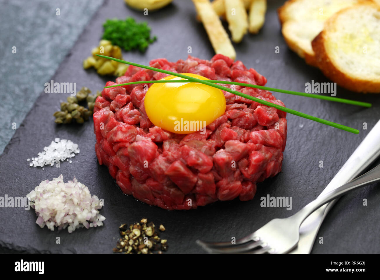 Steak tartare, tartare de boeuf, tartare de boeuf Banque D'Images