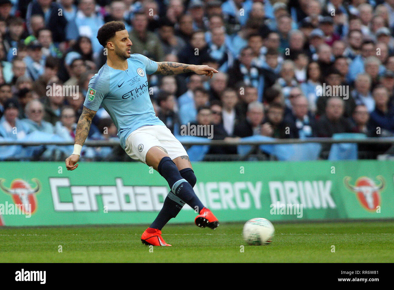 Kyle Walker de Manchester City en action. Carabao Cup match de finale, Chelsea v Manchester City au stade de Wembley à Londres, le dimanche 24 février 2019. Ce droit ne peut être utilisé qu'à des fins rédactionnelles. Usage éditorial uniquement, licence requise pour un usage commercial. Aucune utilisation de pari, de jeux ou d'un seul club/ligue/dvd publications pic par Steffan Bowen/Andrew Orchard la photographie de sport/Alamy live news Banque D'Images