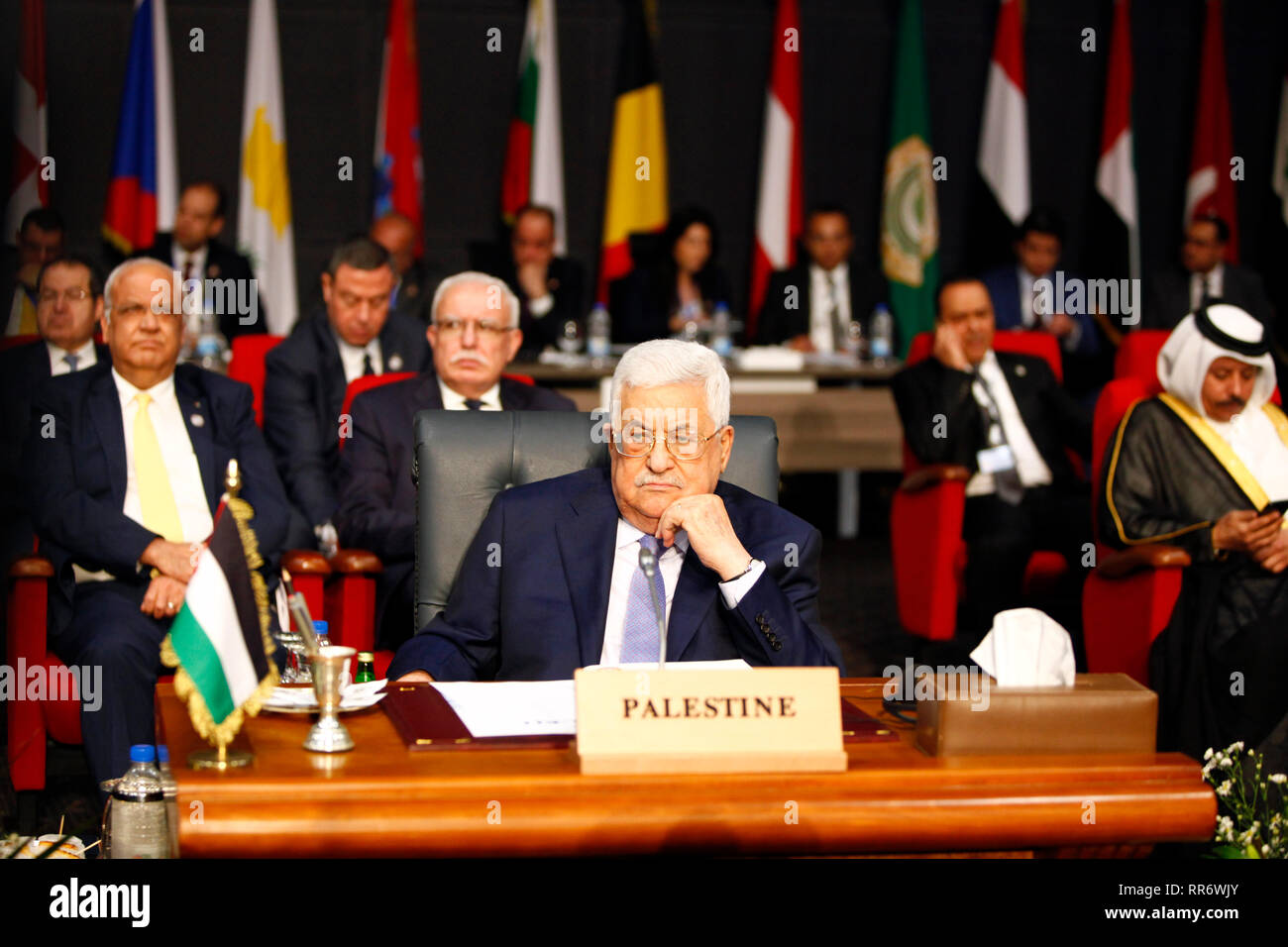 Charm el-Cheikh, en Egypte. Feb 24, 2019. Le président palestinien Mahmoud Abbas (avant) assiste à la première Ligue des États arabes (LEA) et l'Union européenne sommet à Charm el-Cheikh, Egypte, le 24 février 2019. La première ligue de LAS-Sommet de l'UE ont commencé le dimanche de la mer Rouge, en Égypte resort ville de Charm el-Cheikh, avec la participation de plus de 50 pays européens et arabes. Credit : Ahmed Gomaa/Xinhua/Alamy Live News Banque D'Images