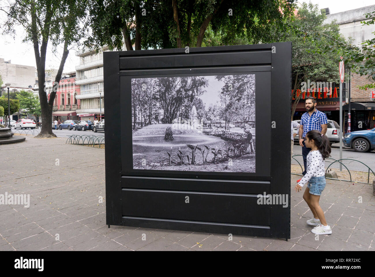 La ville de Mexico, Mexique. 24 février 2019, dans le quartier Colonia Roma Mexico Mexique, paramètres régionaux où Alfonso Cuaron, directeur de film autobiographique Roma est né et a grandi. Le film est le premier film étranger jamais d'être nominé pour un Academy Award en tant que meilleur photo, ainsi que divers autres prix de l'Académie. C'est une appréciation de sa famille pour l'entraide jeunes indigènes maid, ainsi que sa belle mère au moment où son père l'a abandonnée et le crédit d'enfants : Dorothy Alexander/Alamy Live News Banque D'Images