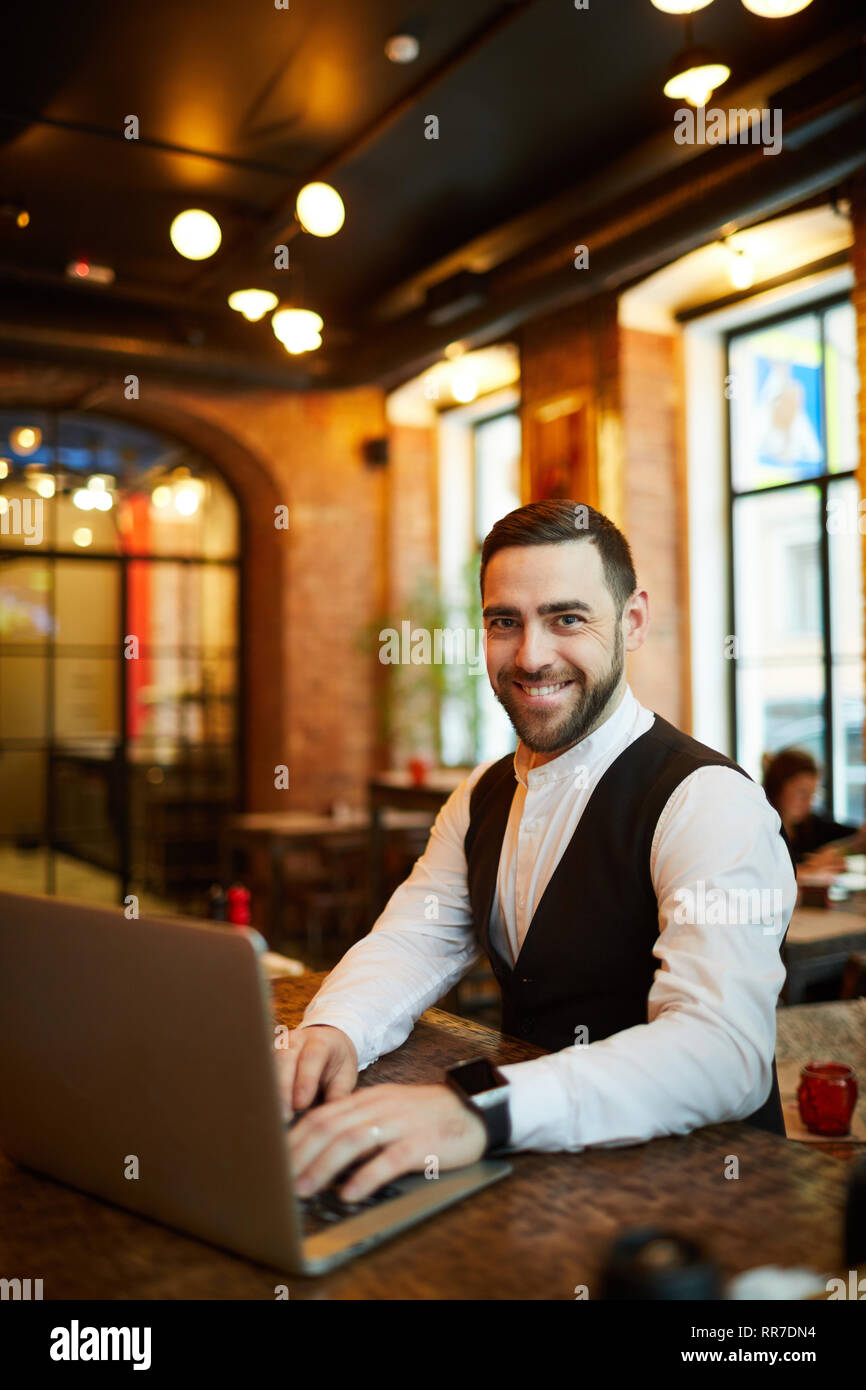 Successful Businessman in Cafe Banque D'Images