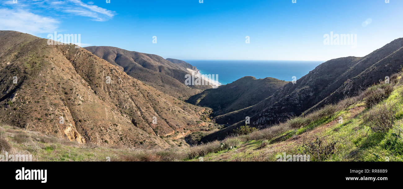 Vue sur l'océan Pacifique, depuis le sentier de Crête Mugu et Chumash, Point Mugu State Park, comté de Ventura, Californie, USA Banque D'Images