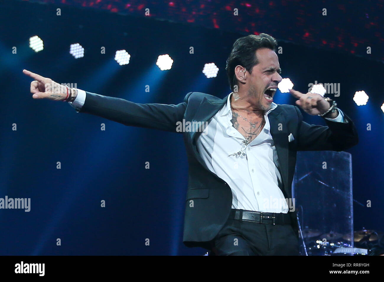 UNIONDALE, NY - Dec 23 : le chanteur Marc Anthony se produit en concert à NYCB Live le 23 février 2019 à Uniondale, New York. Banque D'Images