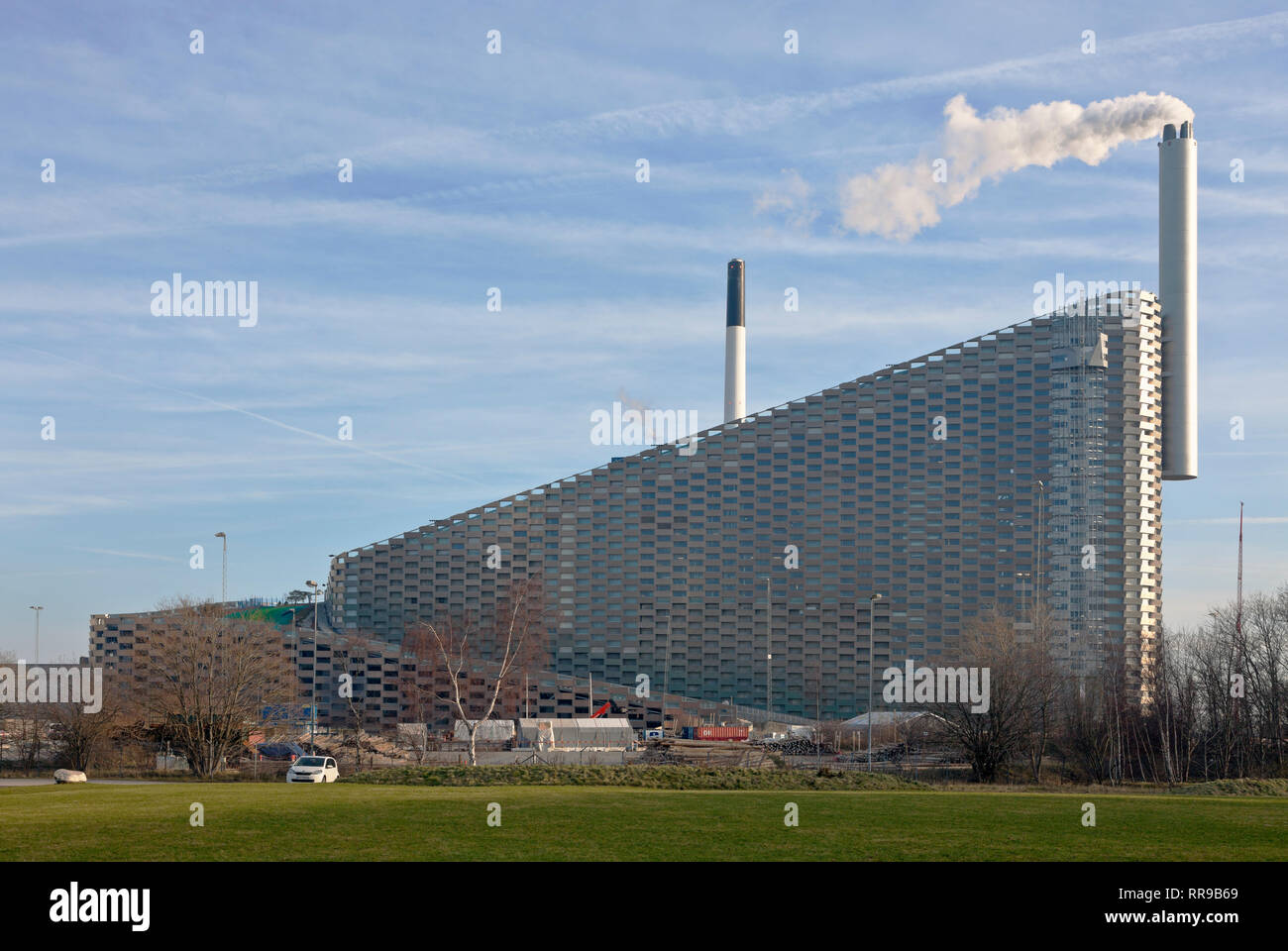 Piste de ski d'Amager, piste de ski de CopenHill, zone de randonnée, sur la station de traitement des déchets à l'énergie Amager Ressource Center, Copenhague. Architecte Bjarke Ingels Big. Banque D'Images